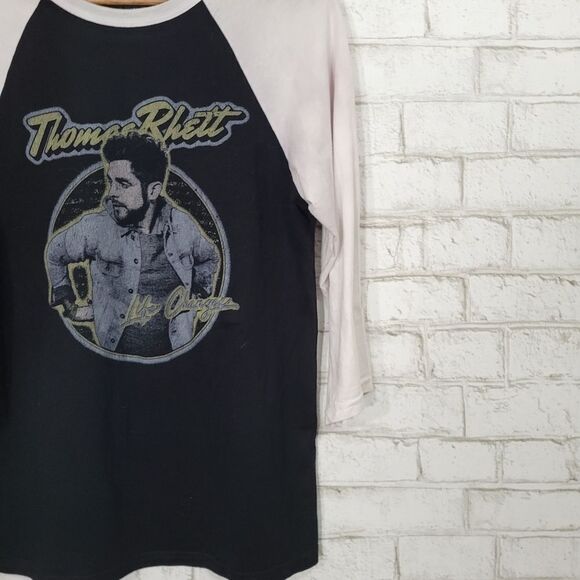 Thomas Rhett 2018 graphic top - Picture 4 of 13
